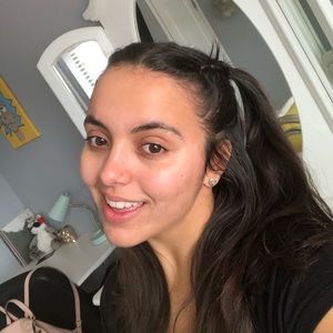 Meet your Posher, Ivette